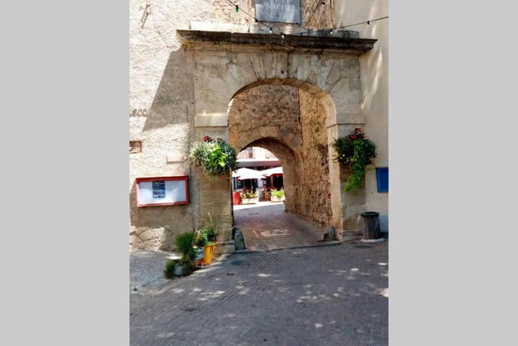 Character Filled House Overlooking The River Cesse Bize-Minervois Екстериор снимка