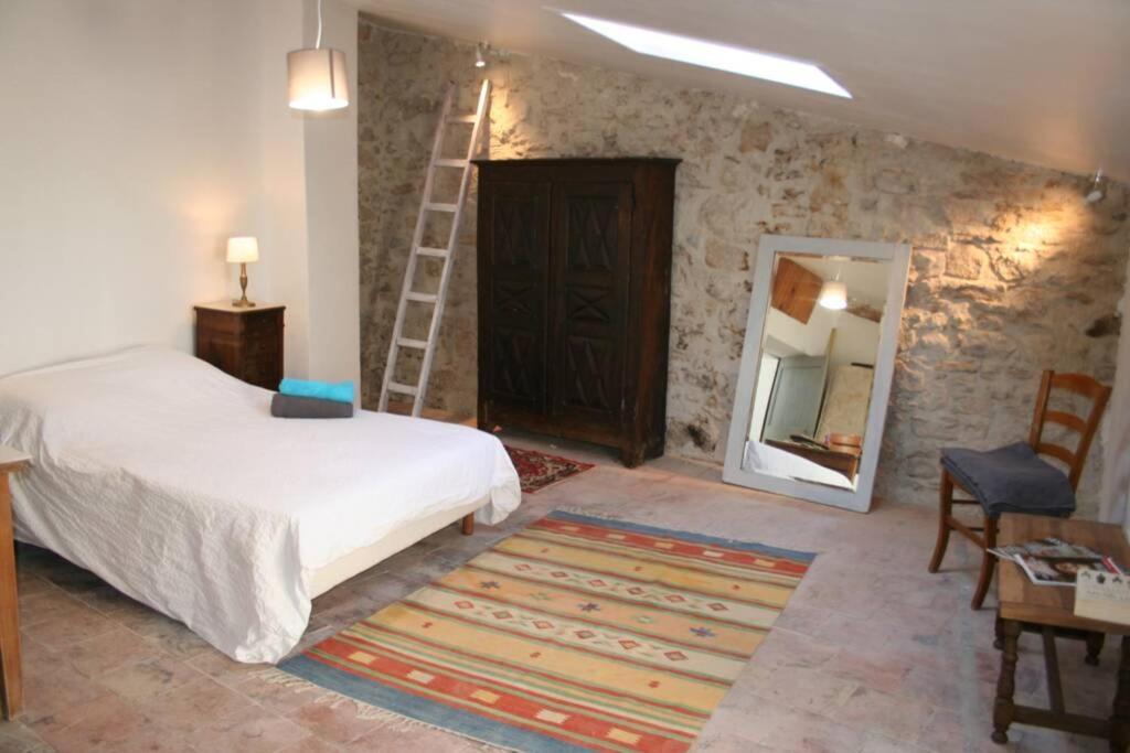 Character Filled House Overlooking The River Cesse Bize-Minervois Екстериор снимка